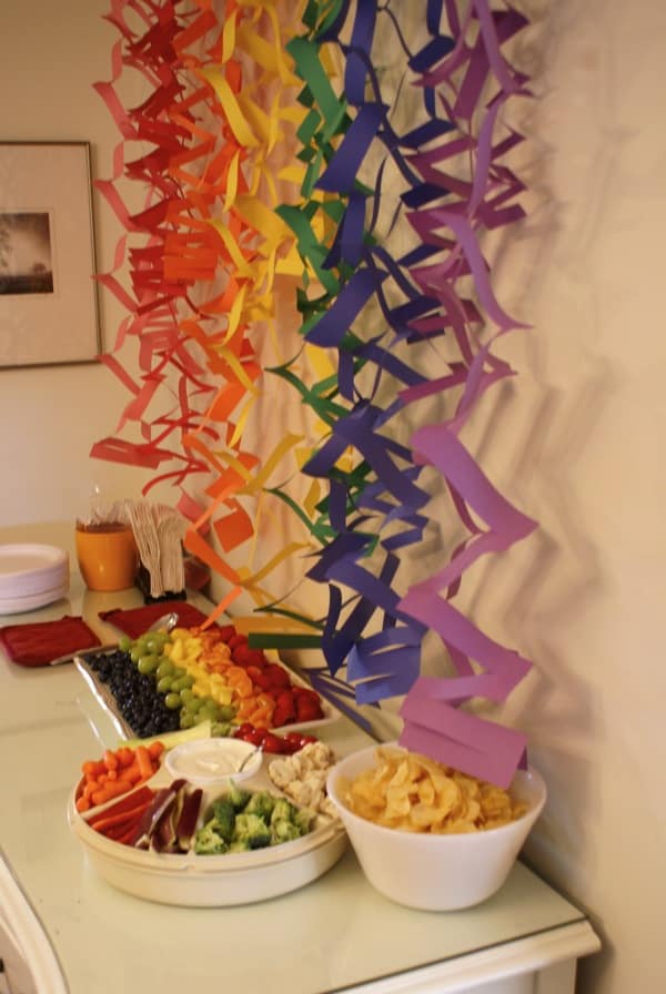 Easy paper rainbow streamers and rainbow snack ideas